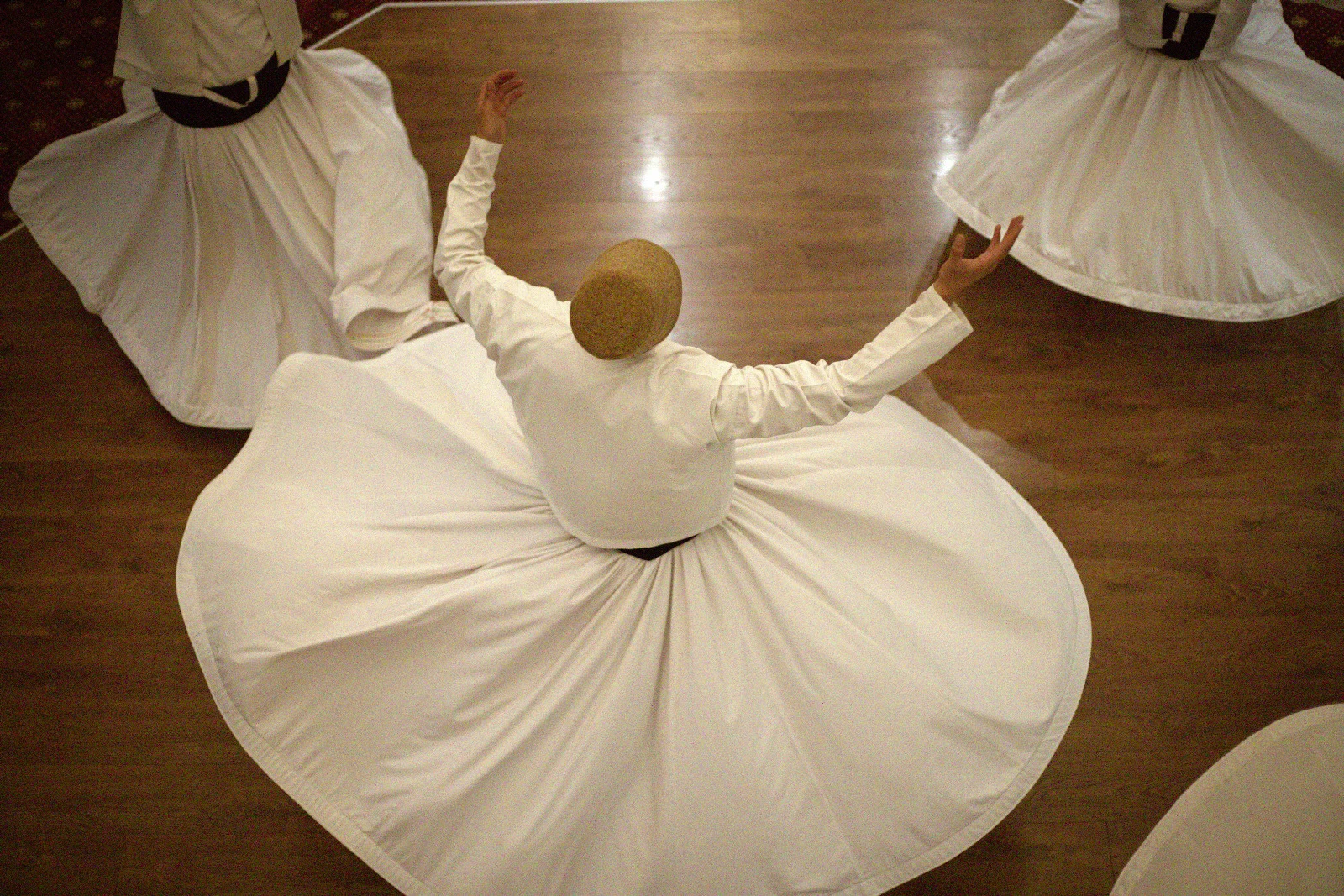 Bir ben vardır bende, benden içeri.